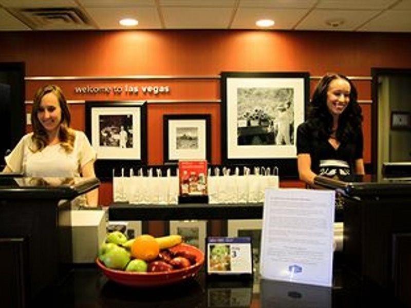 Hampton Inn & Suites Las Vegas South Екстер'єр фото