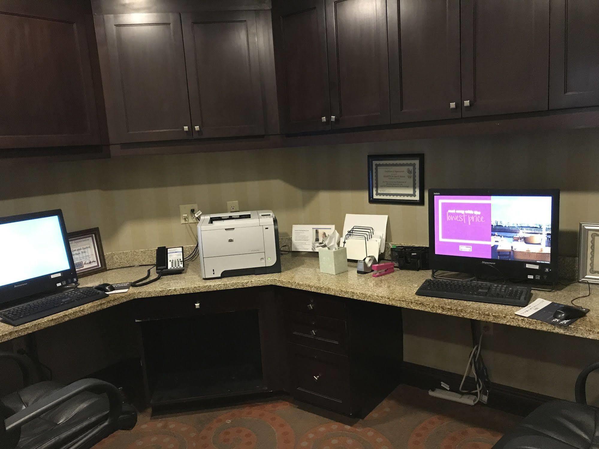 Hampton Inn & Suites Las Vegas South Екстер'єр фото