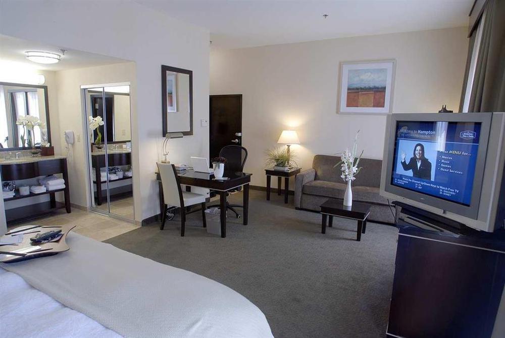 Hampton Inn & Suites Las Vegas South Номер фото